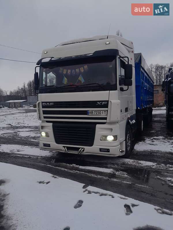 Тягач DAF XF 95 2004 в Мурафі