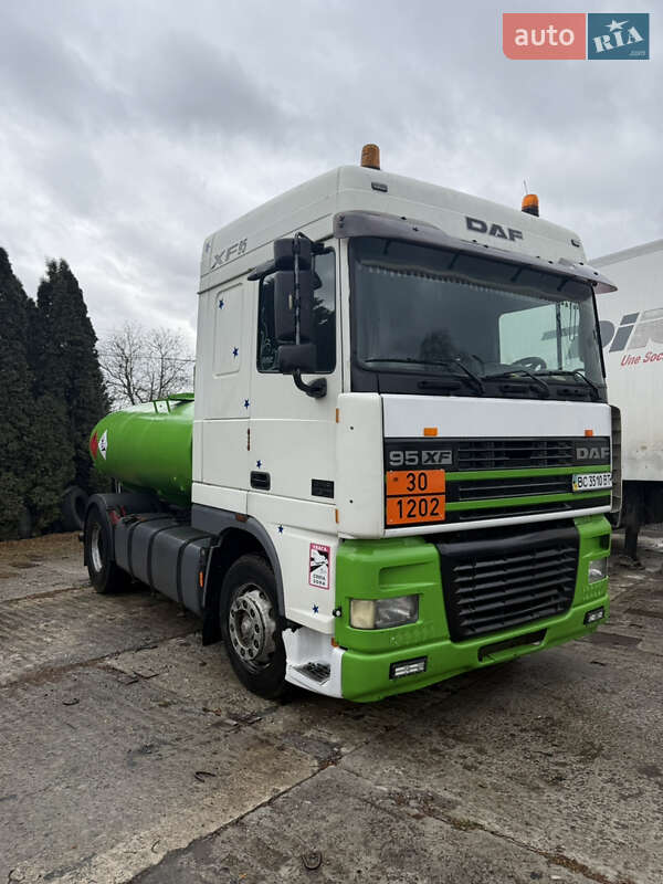Цистерна DAF XF 95 1998 в Львове