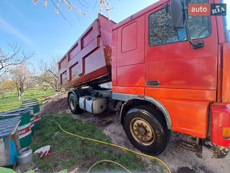 Самосвал DAF XF 95 1998 в 