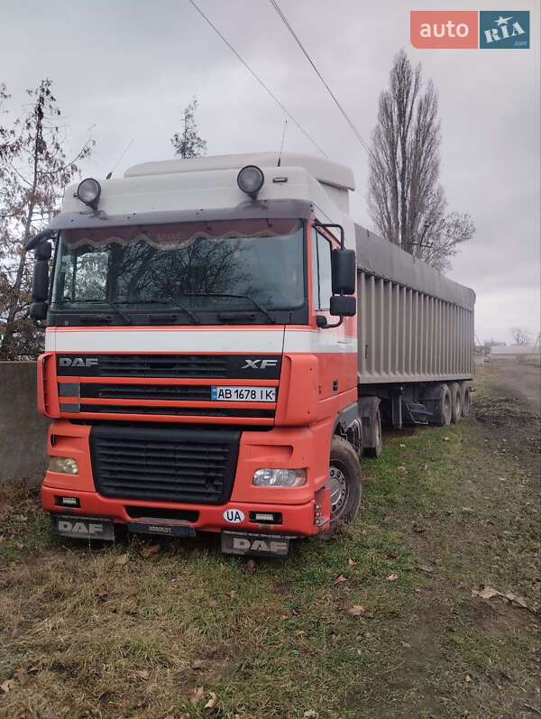 Зерновоз DAF XF 95 2003 в Маяках