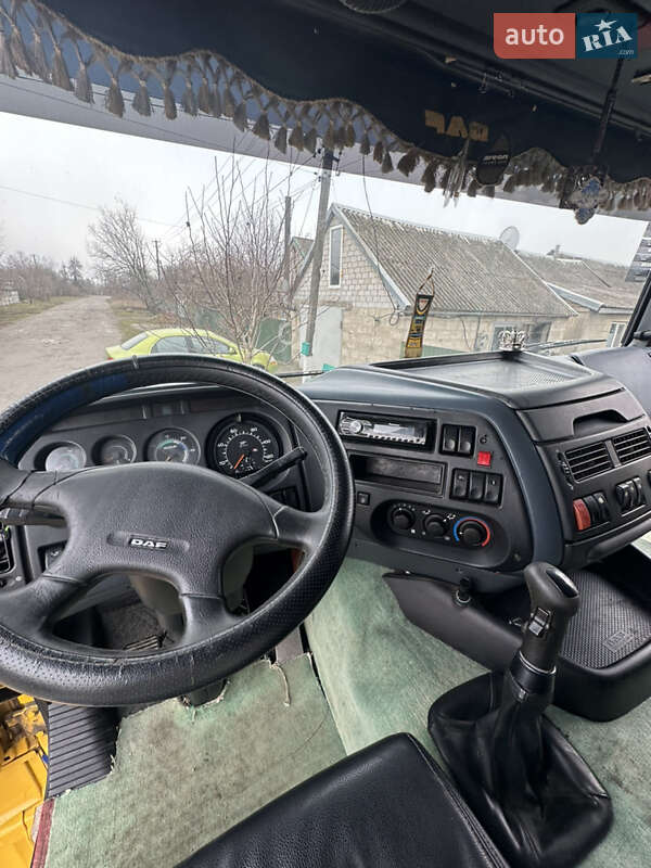 Тягач DAF XF 95 1998 в Каменском