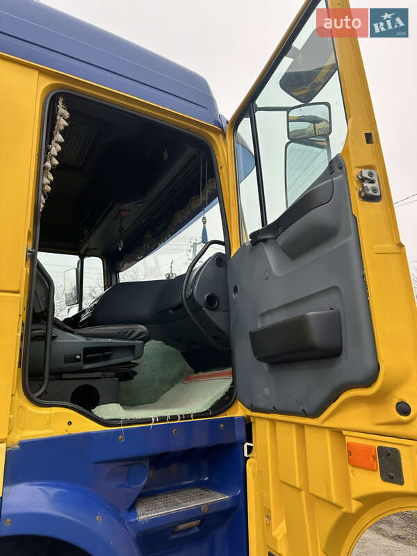 Тягач DAF XF 95 1998 в Каменском