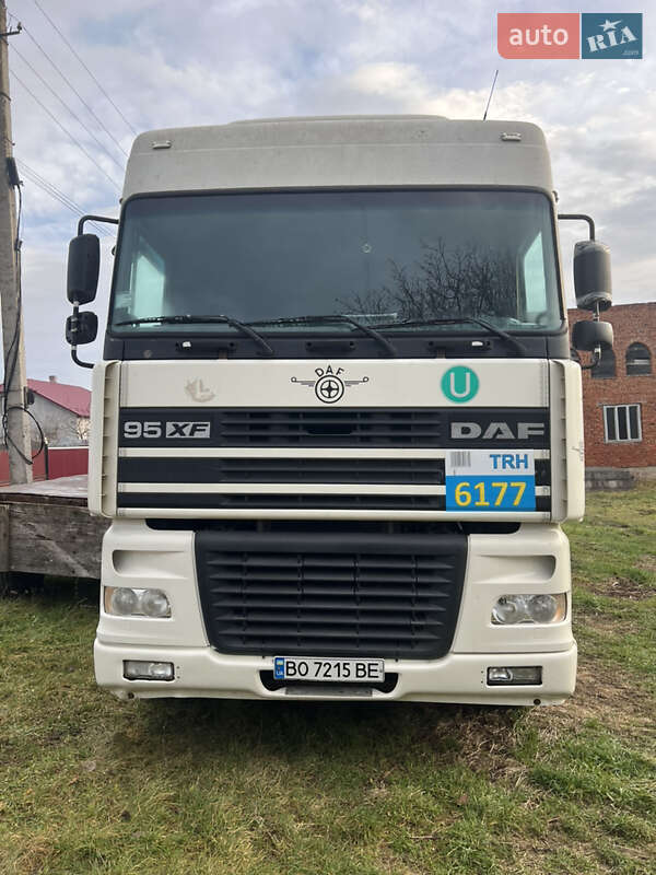 Тягач DAF XF 95 2001 в Борщеве