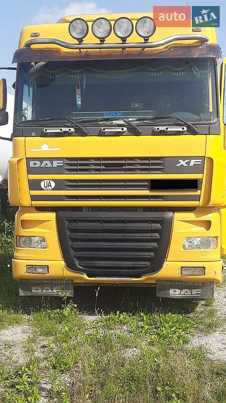 Тягач DAF XF 95 2005 в Дунаївцях фото Тягач DAF XF 95 2005 в Дунаївцях