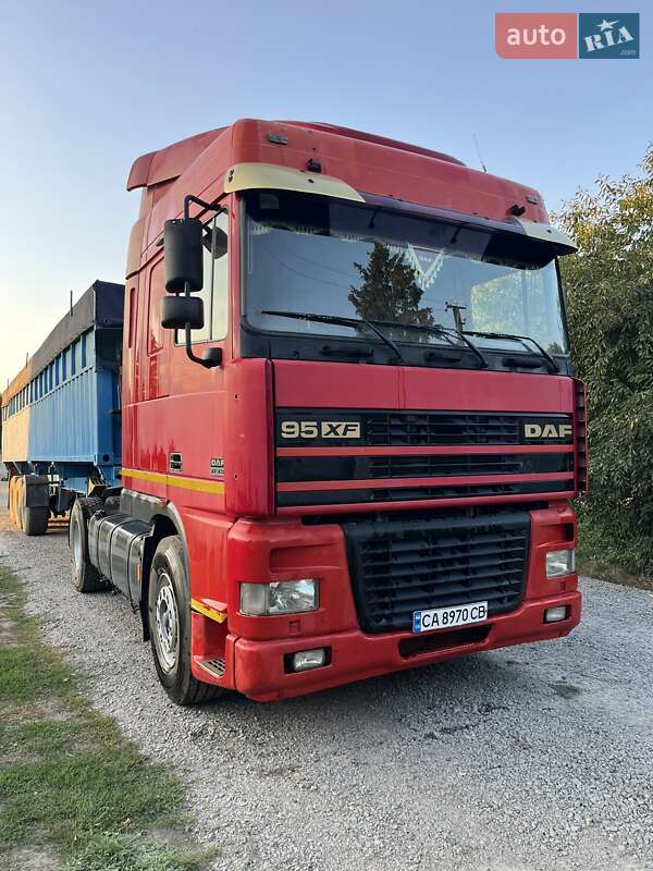Контейнеровоз DAF XF 95 2001 в Умани