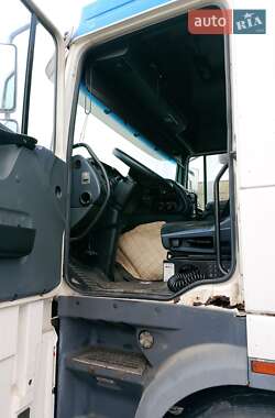 Контейнеровоз DAF XF 95 1999 в 