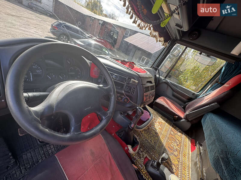 Зерновоз DAF XF 95 2006 в Остроге