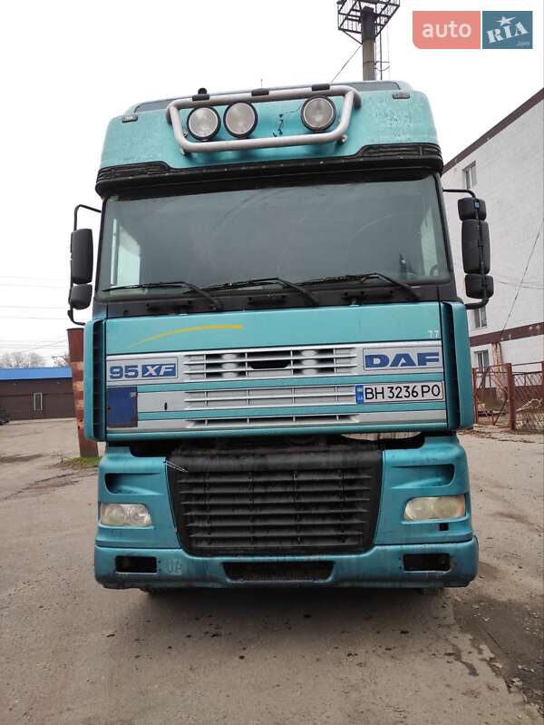 Тягач DAF XF 95 1998 в Одессе