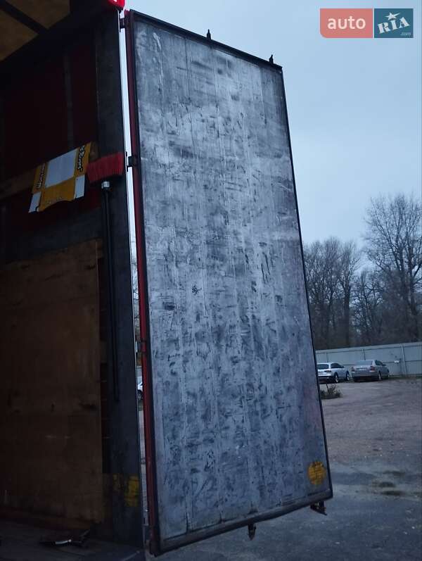 Вантажний фургон DAF XF 95 2006 в Кременчуці