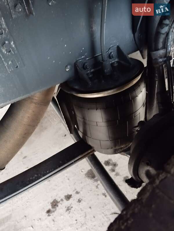 Вантажний фургон DAF XF 95 2006 в Кременчуці