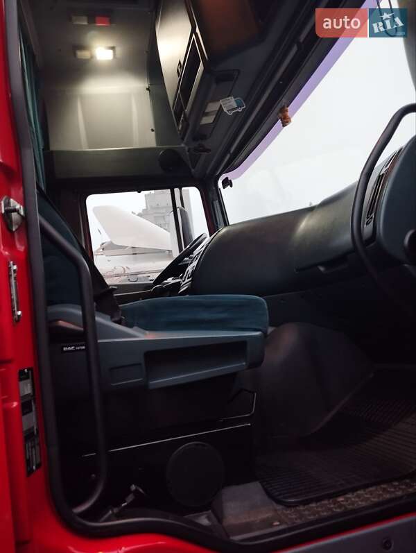 Вантажний фургон DAF XF 95 2006 в Кременчуці