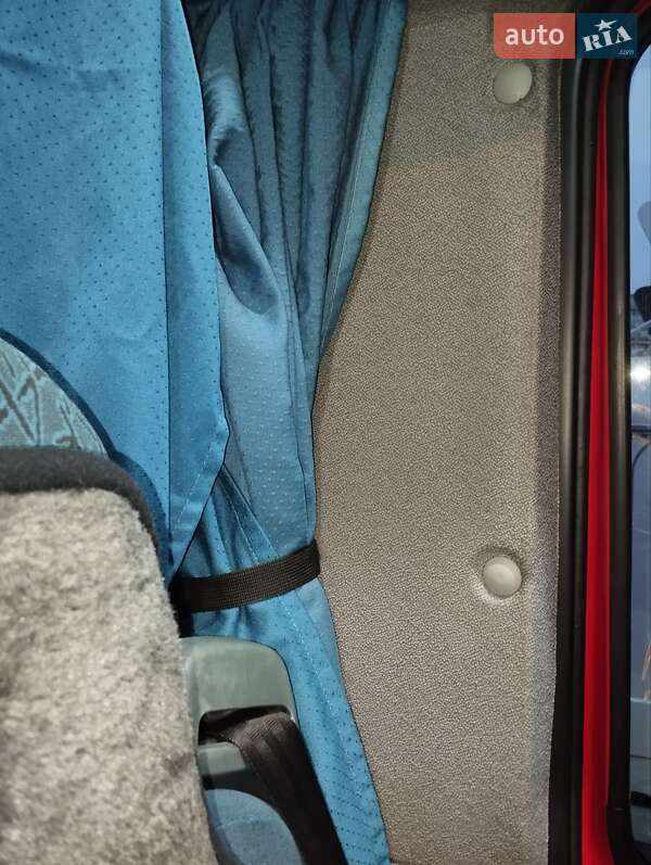 Вантажний фургон DAF XF 95 2006 в Кременчуці