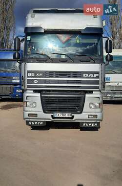 Тягач DAF XF 95 2002 в Кам'янець-Подільському
