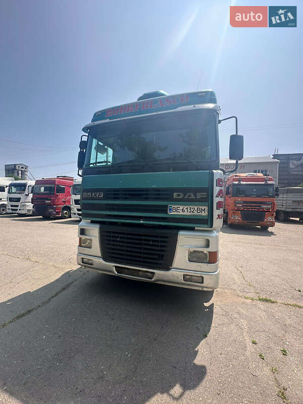 Зерновоз DAF XF 95 2000 в Николаеве