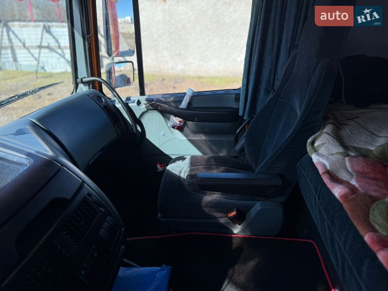 Контейнеровоз DAF XF 95 2002 в Вознесенську