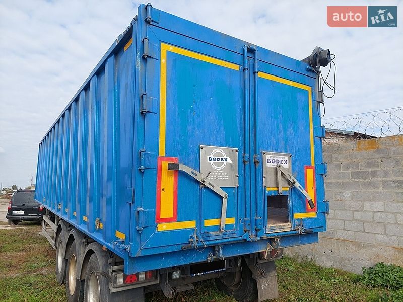 Тягач DAF XF 95 2001 в Яготине