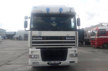Тягач DAF XF 2000 в 