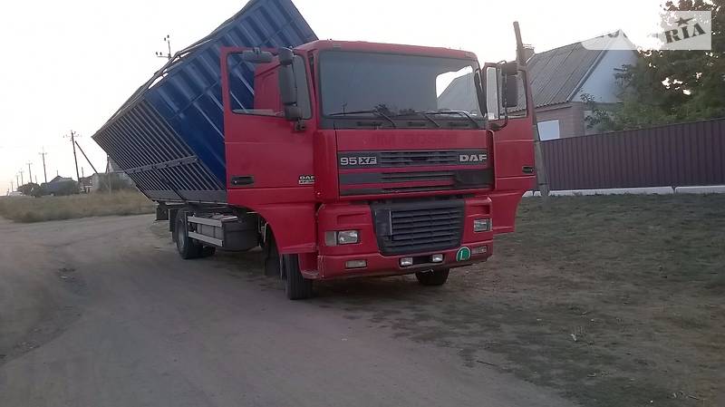 Самосвал DAF XF 1998 в Кропивницком