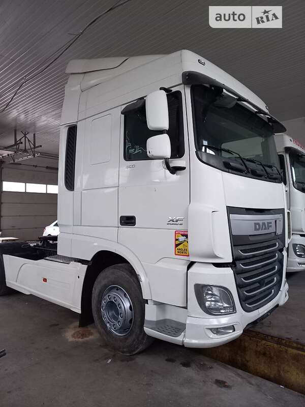 Тягач DAF XF 2015 в 