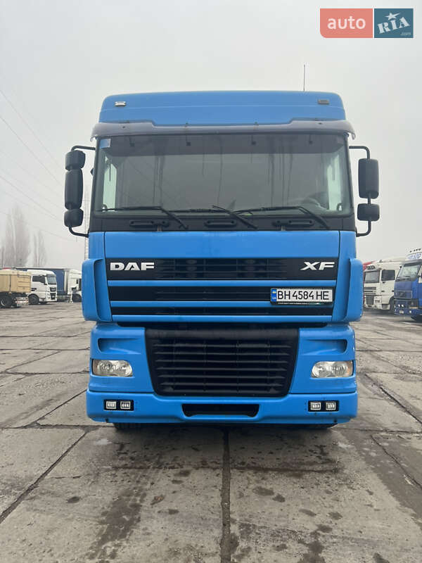 Контейнеровоз DAF XF 2005 в Одессе