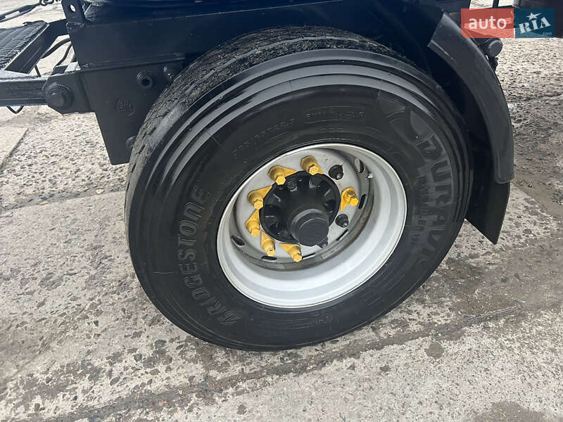 Контейнеровоз DAF XF 2005 в Одессе