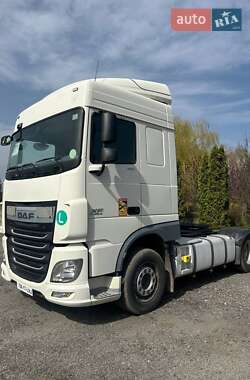 Тягач DAF XF 2015 в 