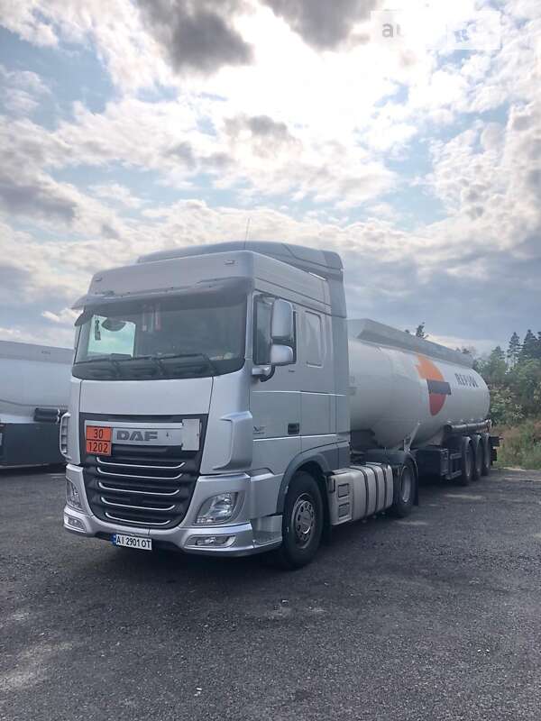 Тягач DAF XF 2015 в 