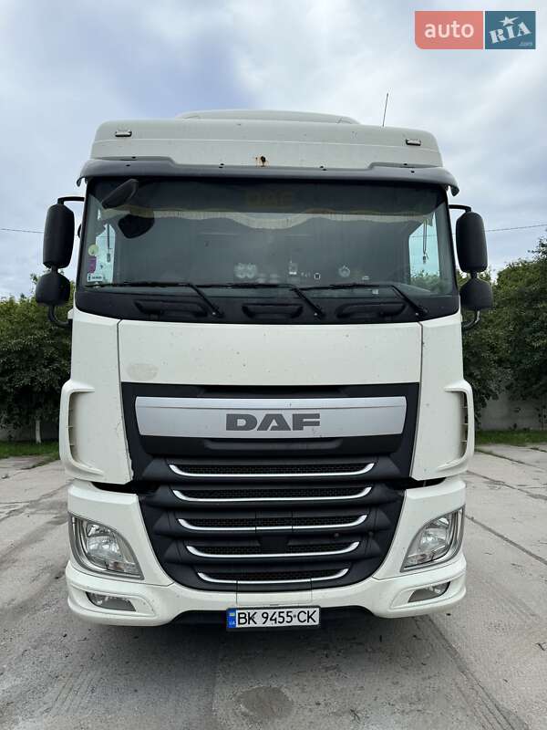 Тягач DAF XF 2015 в Ровно