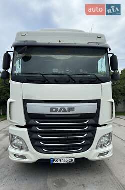 Тягач DAF XF 2015 в 