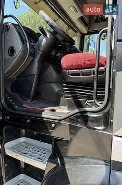 Тягач DAF XF 2015 в 