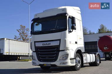 Тягач DAF XF 2015 в 