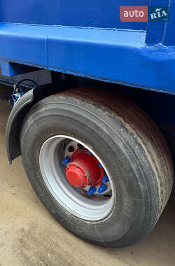 Тягач DAF XF 2000 в 