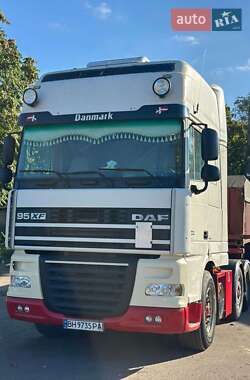 Тягач DAF XF 2001 в Одессе