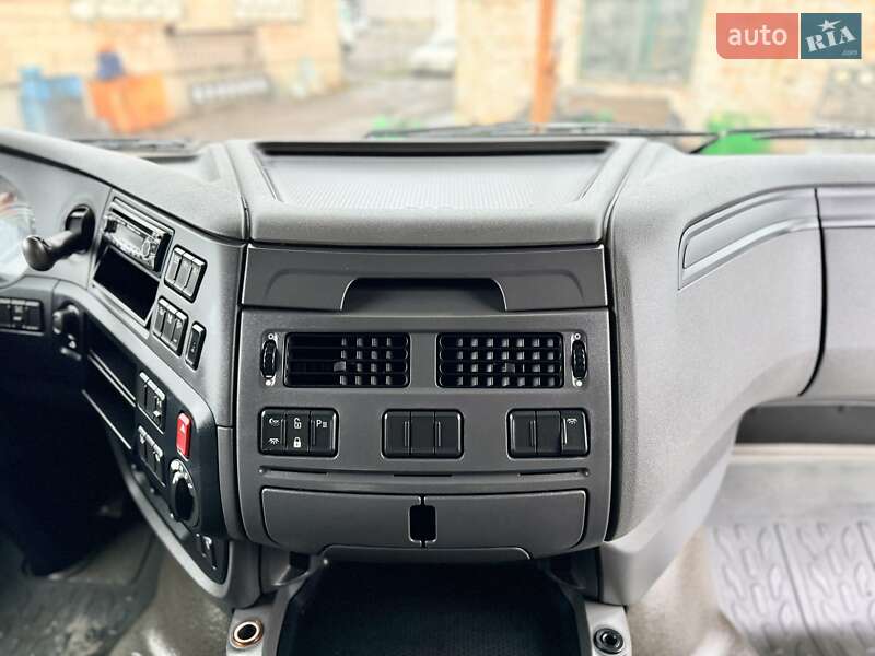 Тягач DAF XF 2015 в Ровно