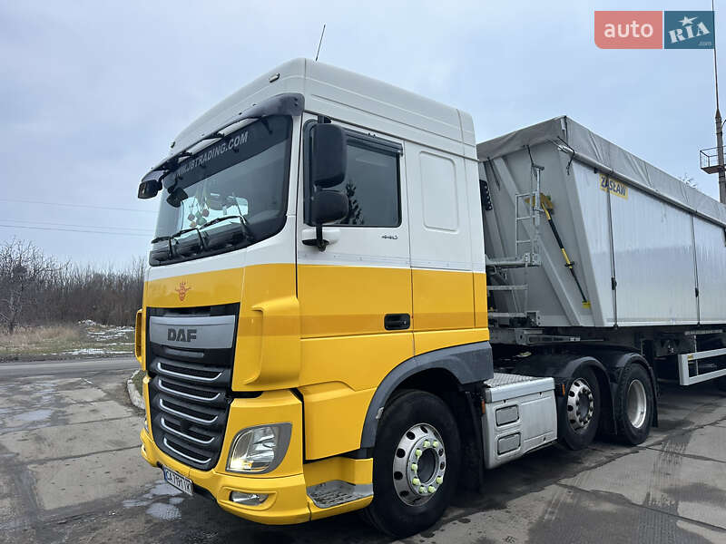 Тягач DAF XF 2016 в Умани