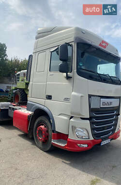 Тягач DAF XF 2015 в 