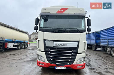 Тягач DAF XF 2015 в 