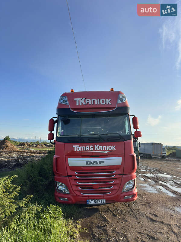 Тягач DAF XF 2015 в 