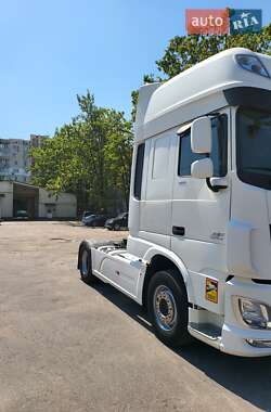Тягач DAF XF 2015 в 