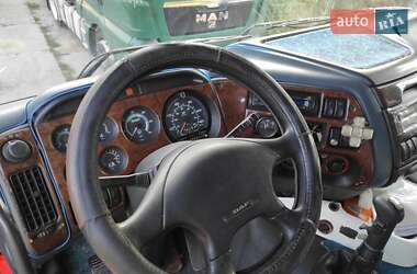 Тягач DAF XF 2000 в 