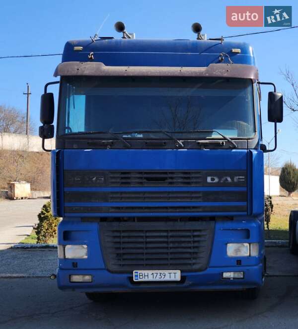 Тягач DAF XF 2002 в 