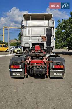 Тягач DAF XF 2002 в 