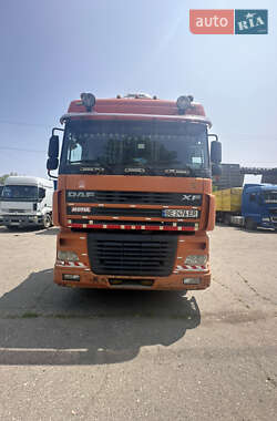 Тягач DAF XF 2004 в 