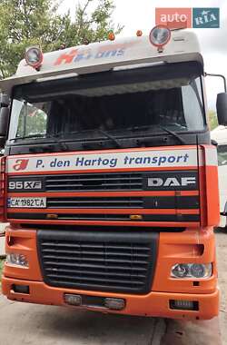 Тягач DAF XF 2000 в 