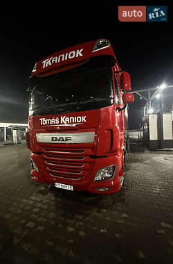 Тягач DAF XF 2015 в 