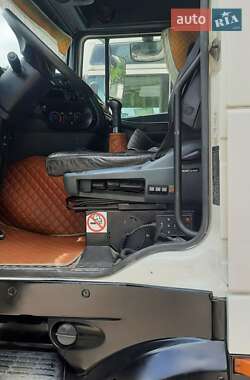 Тягач DAF XF 2005 в 