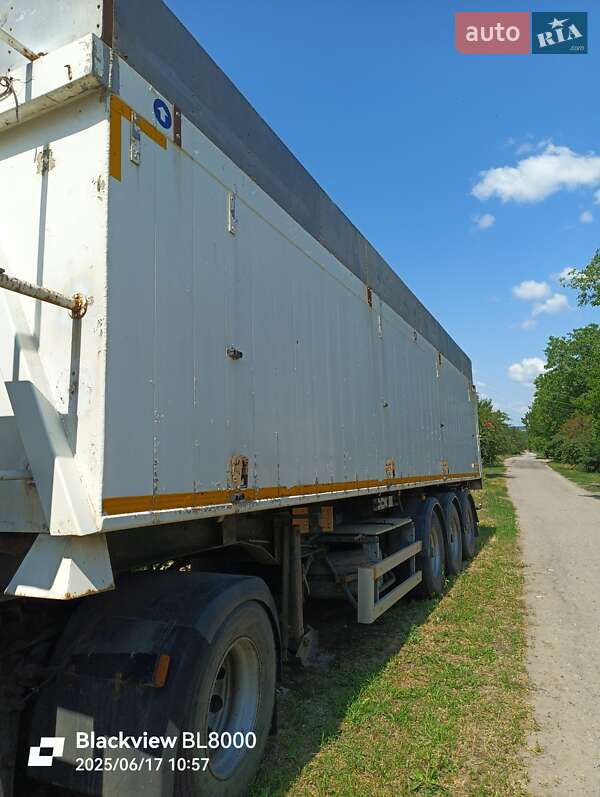 Зерновоз DAF XF 2005 в Ізюмі