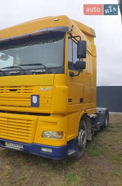Тягач DAF XF 2004 в 