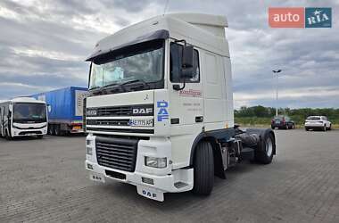 Тягач DAF XF 2001 в 