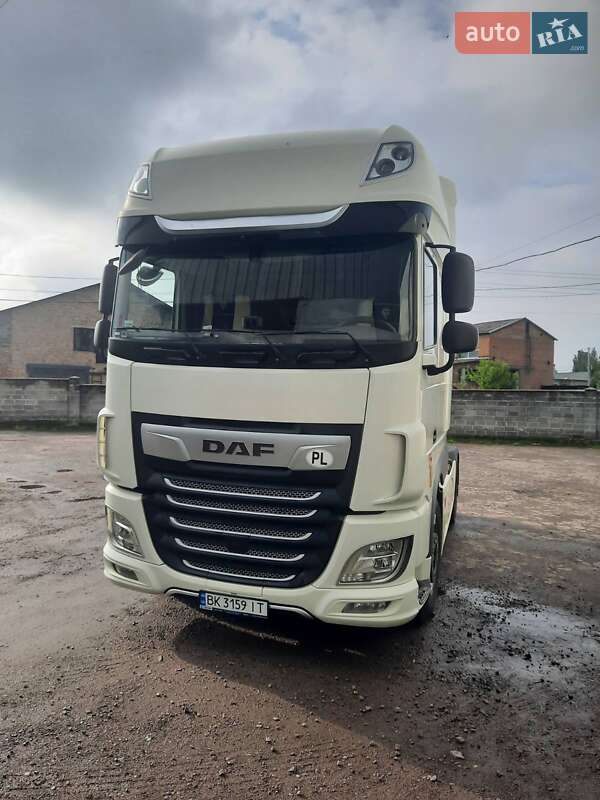 Тягач DAF XF 2018 в Ровно